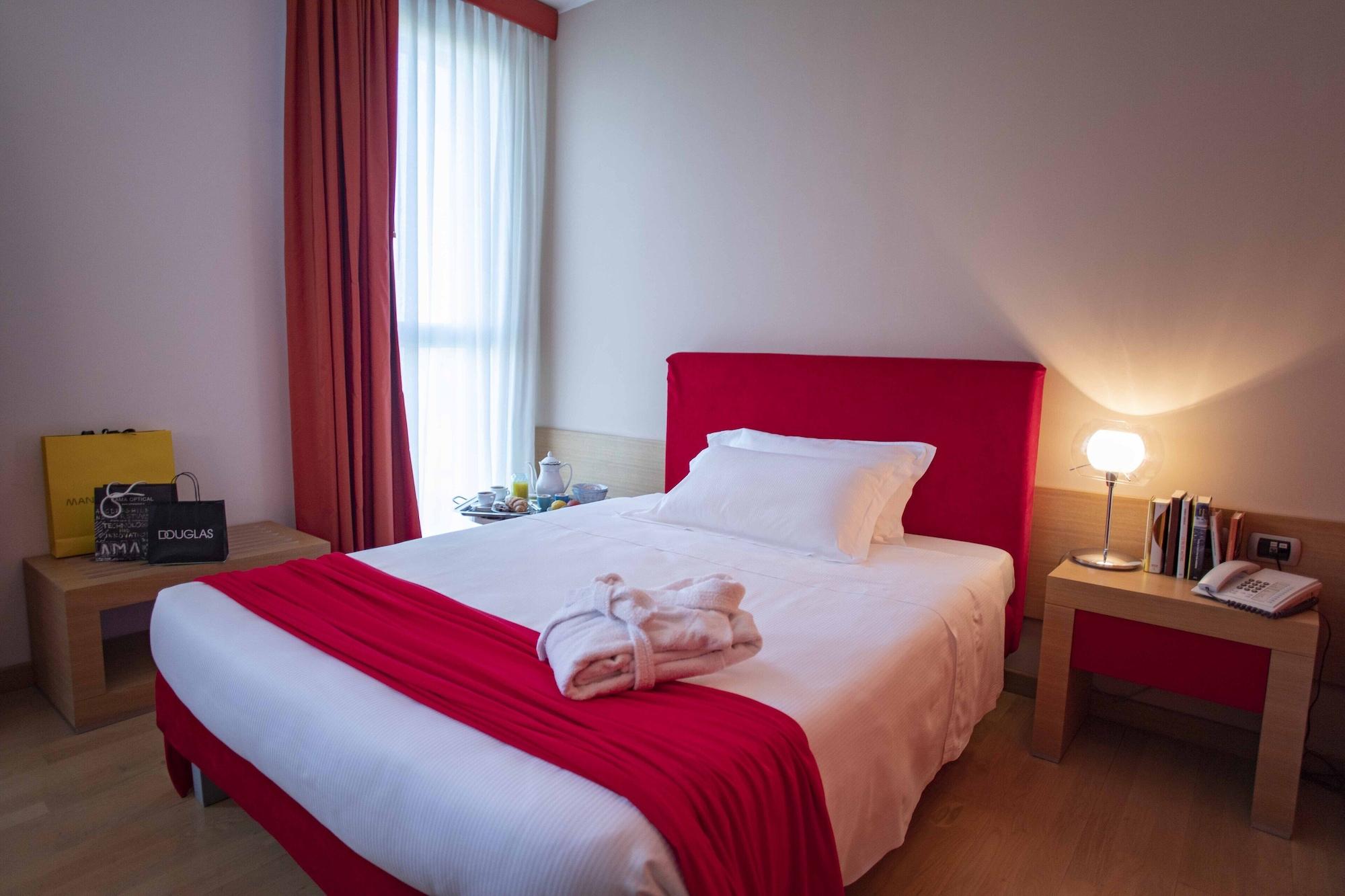 Hotel Remilia Reggio Emilia Exterior photo