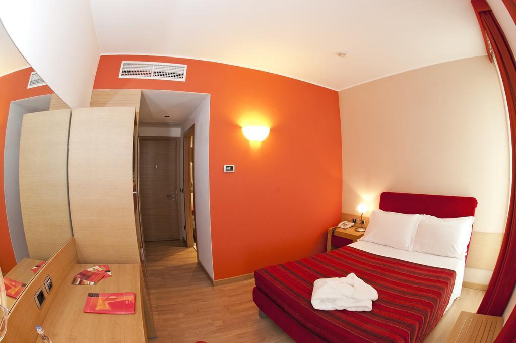 Hotel Remilia Reggio Emilia Exterior photo