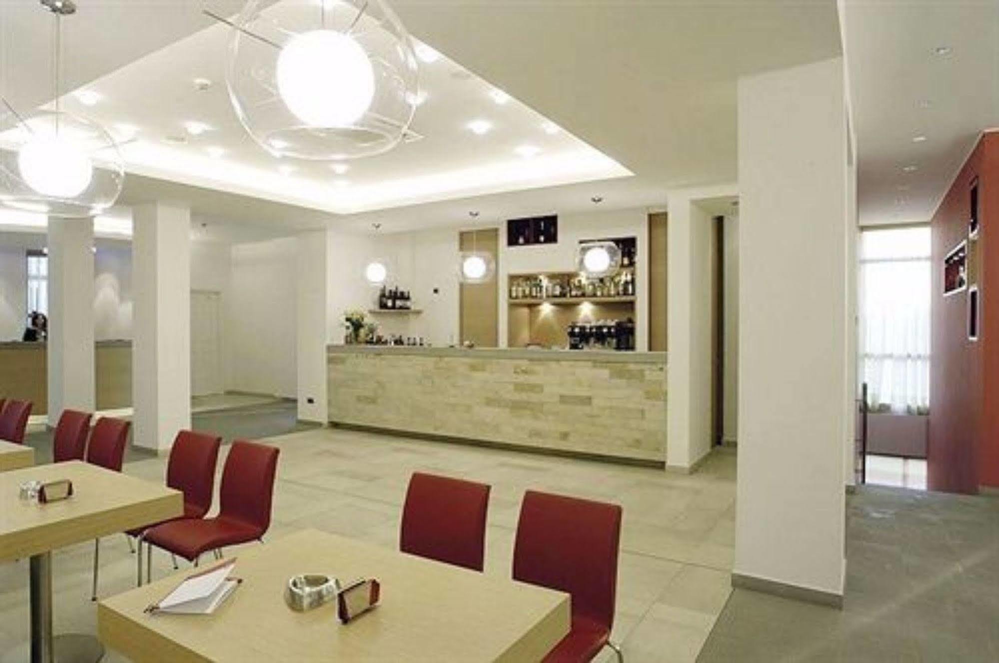 Hotel Remilia Reggio Emilia Exterior photo